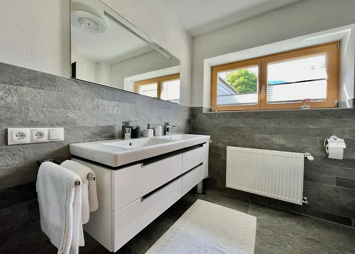 Der Steinadler דירה *