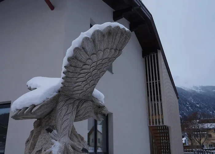 Der Steinadler דירה *